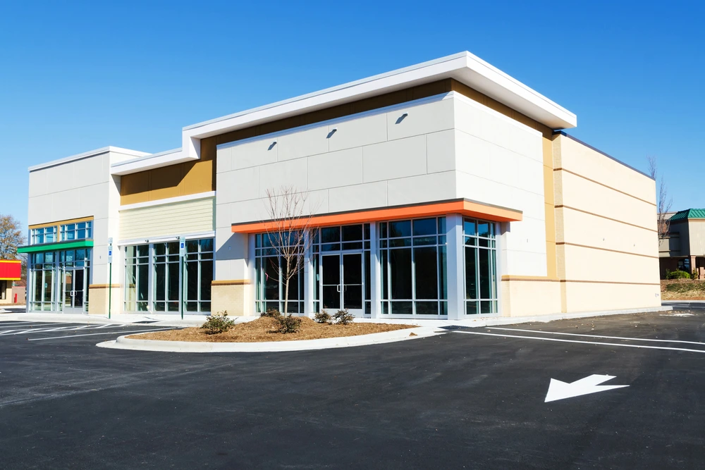 Multi tenant retail commercial building in Baytown, TX