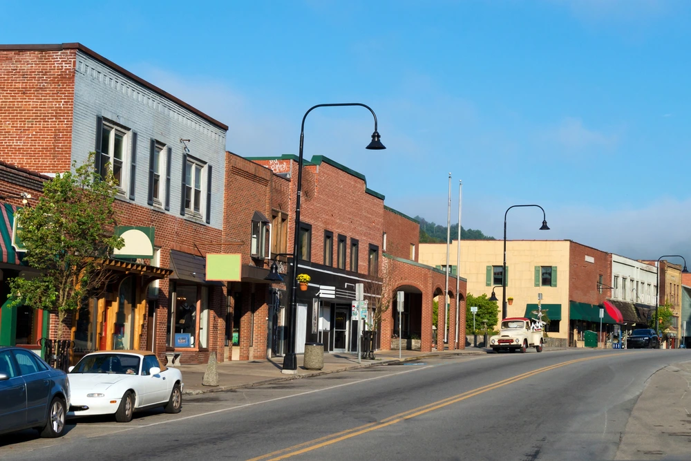 Retail storefront commercial building in Georgetown, TX