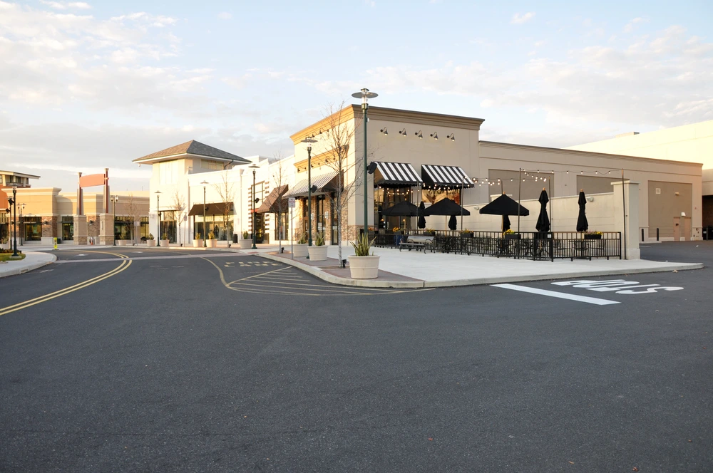 Retail strip mall commercial property in Georgetown, TX